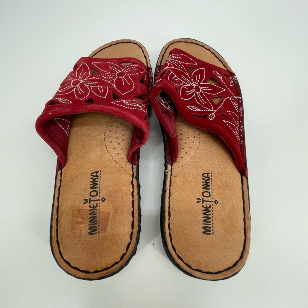 Minnetonka Women's Red Floral Sandals - Picture 4 of 7